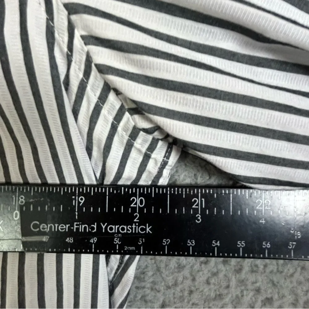 Hugo Boss Mens black and white Men's Striped Dress Shirt - size M